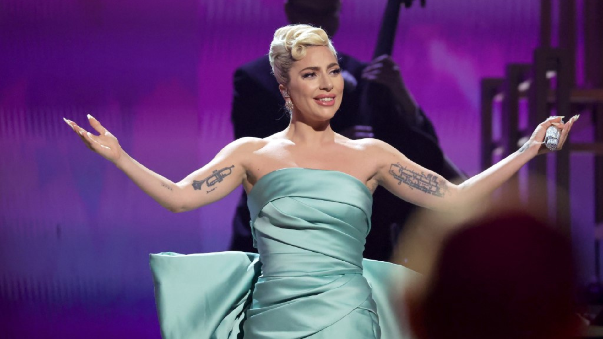 Lady Gaga Cancels Her Show Mid Performance And Cries Al Bawaba